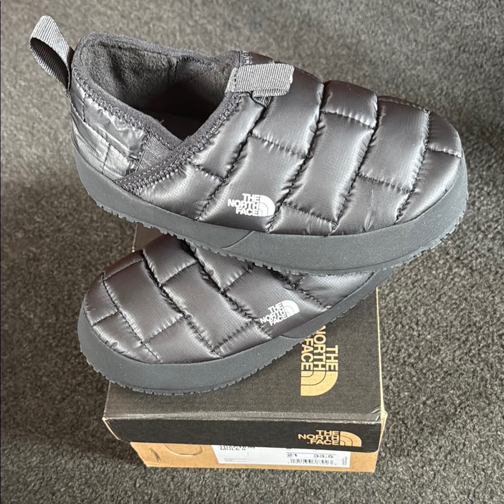 The North Face Black Quilted Slippers